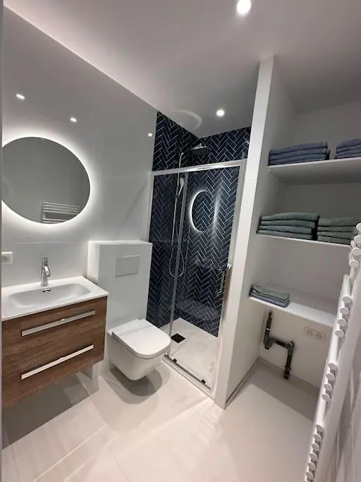 Appartement Charmant 2 Pieces à Antibes 0*,  France